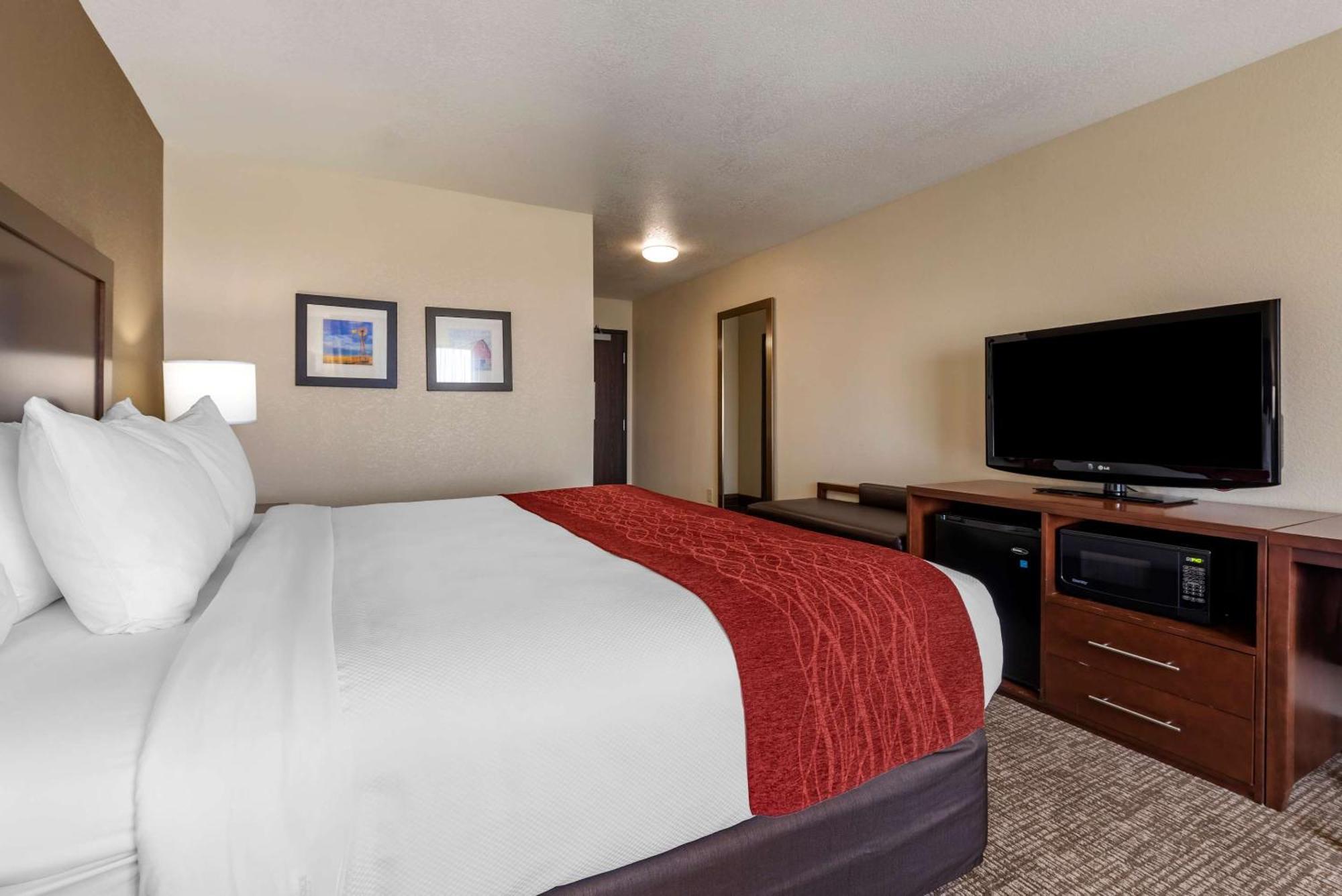 Comfort Inn & Suites Goodland Exterior photo